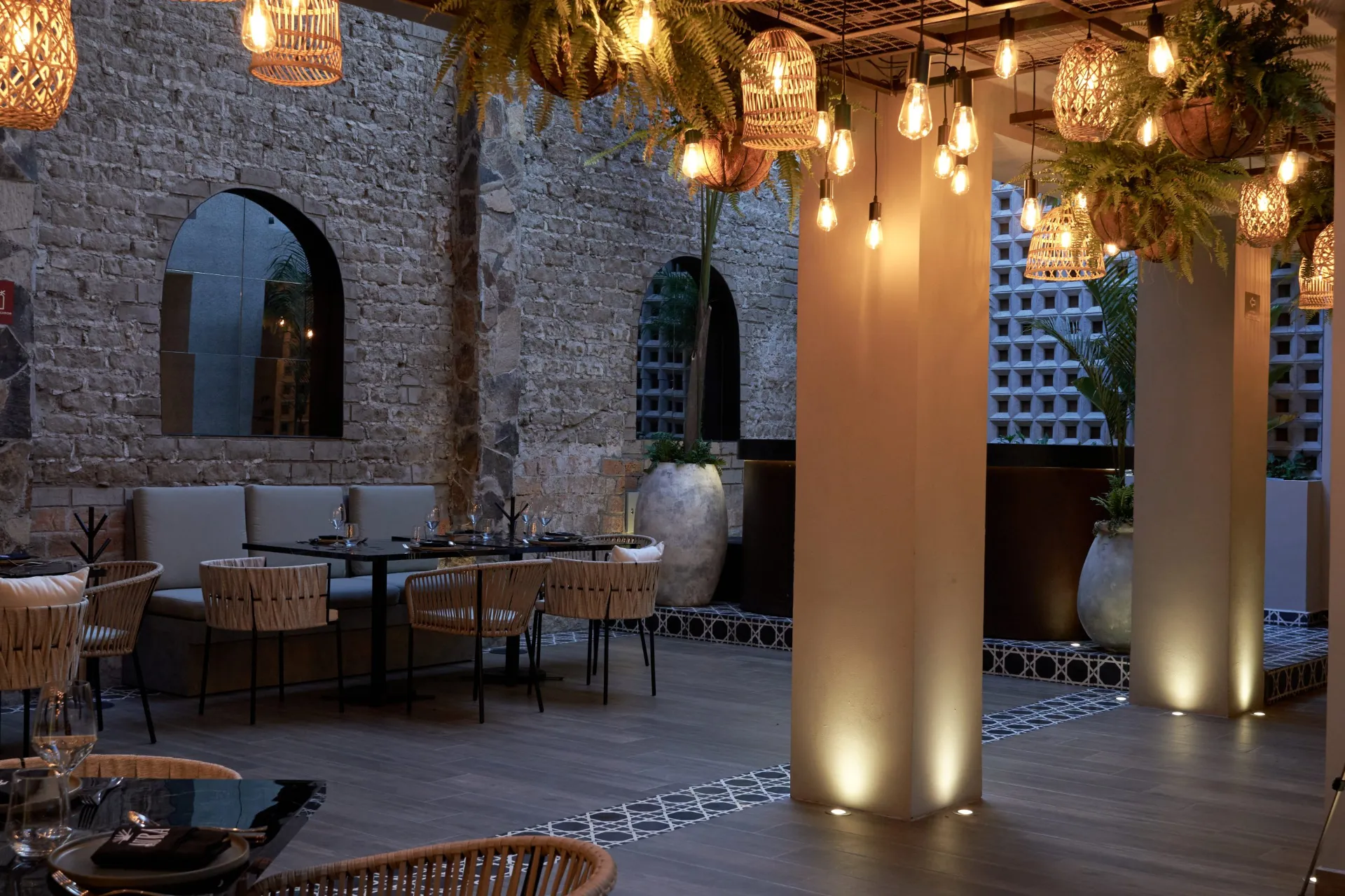 AURA | RESTAURANTE BAR — Restaurantes en san luis potosí